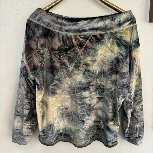 Umgee Tops - UMGEE TIE DYE VELVET OFF THE SHOULDER / ONE SHOULDER LONG SLEEVE TOP